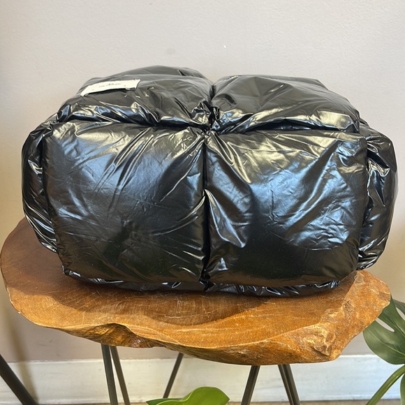 The Oh Kind puffer handbag - Picture 5 of 6